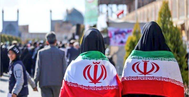 دشمن از اتحاد می‌ترسد؛
از صحنه‌ای که ملت یک‌صدا فریاد می‌زند ایران ایستاده است.
۲۲ بهمن یعنی همین اقتدار مردمی.
#فتح_بزرگ
#روز_اتحاد