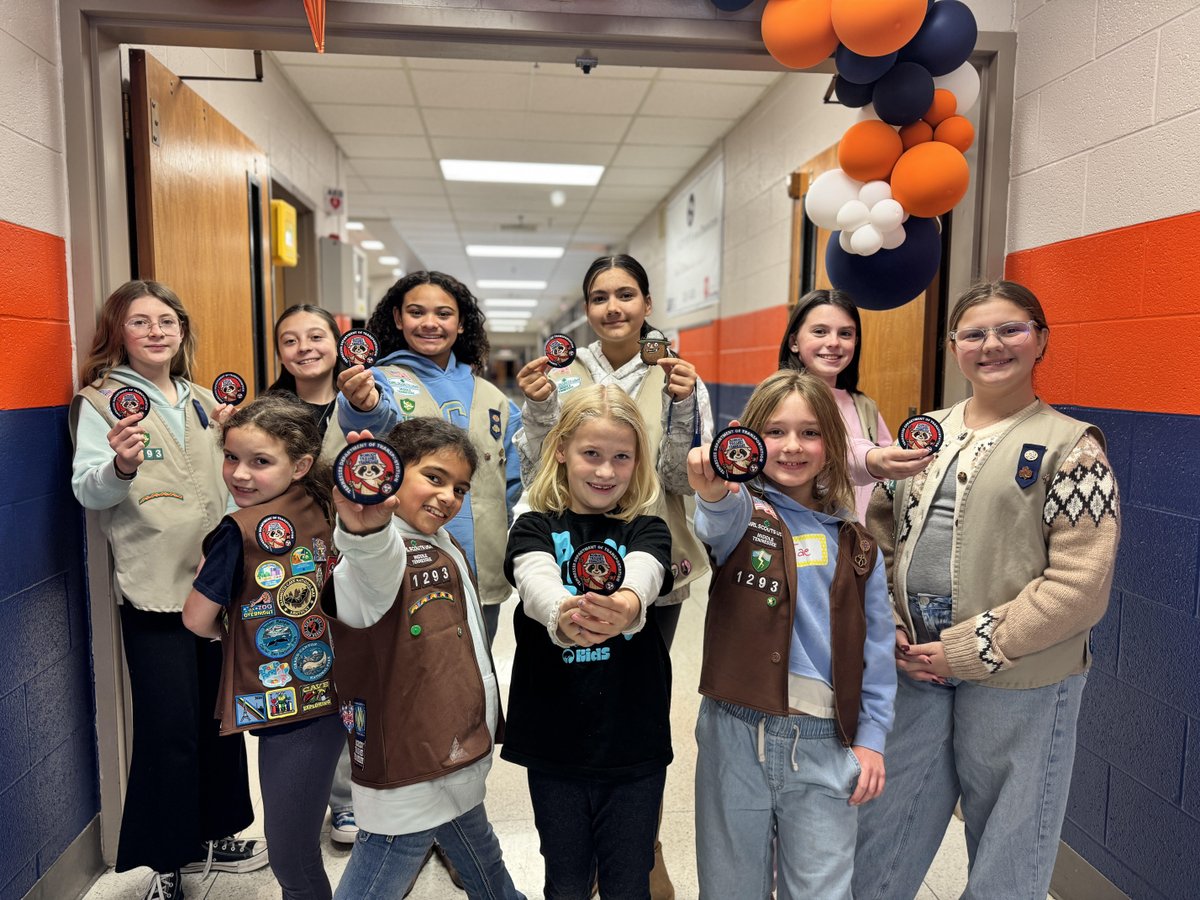 Look who earned their Rocco Patch! 🐾💚

Shout-out to <a href="/gsmidtn/">Girl Scouts of Middle Tennessee</a>, Girl Scout Troop #1293 for pitching in, learning about litter prevention, and helping keep Tennessee looking its best.

Nice work, scouts. You are making a difference.

#NobodyTrashesTennessee