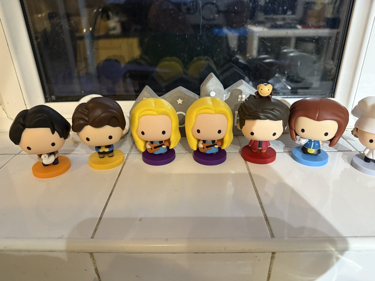BryanBeechy's tweet photo. @McDonaldsUK am I the first to collect all seven?

Joey
Chandler 
Phoebe
Ursula
Ross
Rachel 
Monica https://t.co/KbpOZ3GAa2