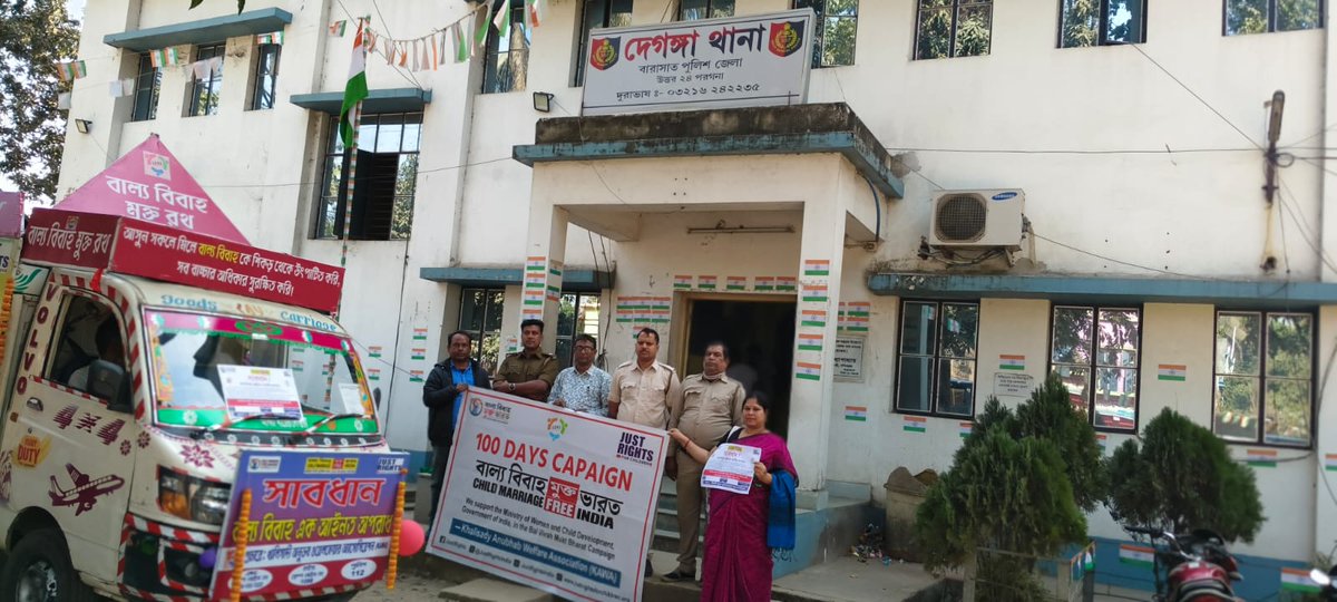 KAWAHaroa's tweet photo. Balya Vivaha Mukta Rath moving around North 24 Parganas district. Different stakeholders including DLSA, Different P.S., BDOs attended the Tablo.
    Khalisady Anubhab Welfare Association, North 24 Parganas,W.B https://t.co/5oow6cbADA
