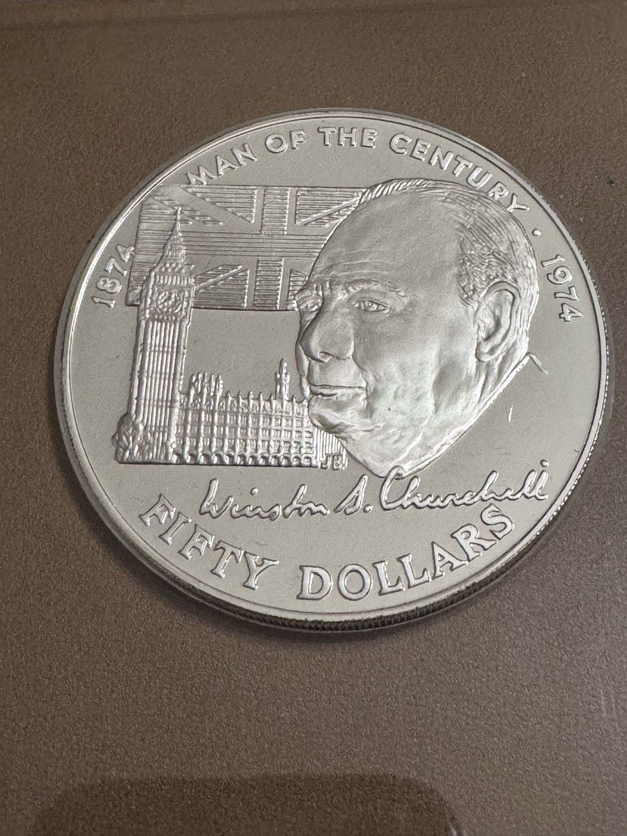 hopeangold's tweet photo. Today this coin arrived in my package. Seeing it wanted me to come back and post about it!! 
What a beautiful piece commemorating Man of the Century. Mr Winston Churchill. Proof coin from 1974 featuring young Queen Elizabeth. 
#coincollecting #silverstacking #hopea #silber https://t.co/a7q6wUh5ry