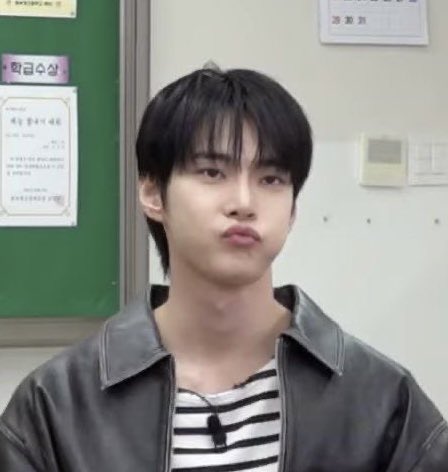 urmyspacee's tweet image. -3-