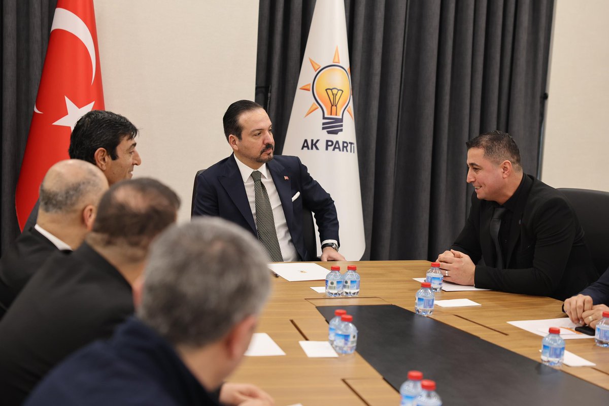 Genel Merkezimizde iki hemşehri kuruluşunu ağırladık. Ankara’da yaşayan hemşehrilerimizin görüş ve değerlendirmeleri çalışmalarımızda bizlere her zaman yol gösterici oluyor. 

Nazik ziyaretlerinden dolayı Yozgatlılar Birlik ve Dayanışma Vakfı Başkanı Durak Turan Düz ile