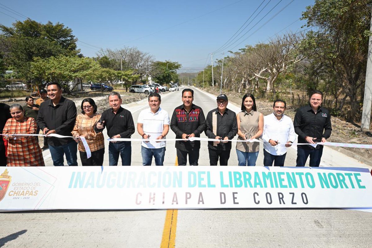 ramirezlalo_'s tweet photo. Estoy en Chiapa de Corzo, donde estamos inaugurando la pavimentación con concreto hidráulico del Libramiento Norte. Con una inversión superior a los 12 millones de pesos, se beneficiarán más de 680 mil habitantes. El gobierno de la Nueva ERA es humanista y por ello siempre escucha las necesidades de la gente. Vamos a seguir apoyando a este gran municipio para impulsar el turismo porque el poder que se ejerce con el apoyo del pueblo es destino compartido, y es lo que hacemos en Chiapas: caminar de la mano de las y los chiapanecos.