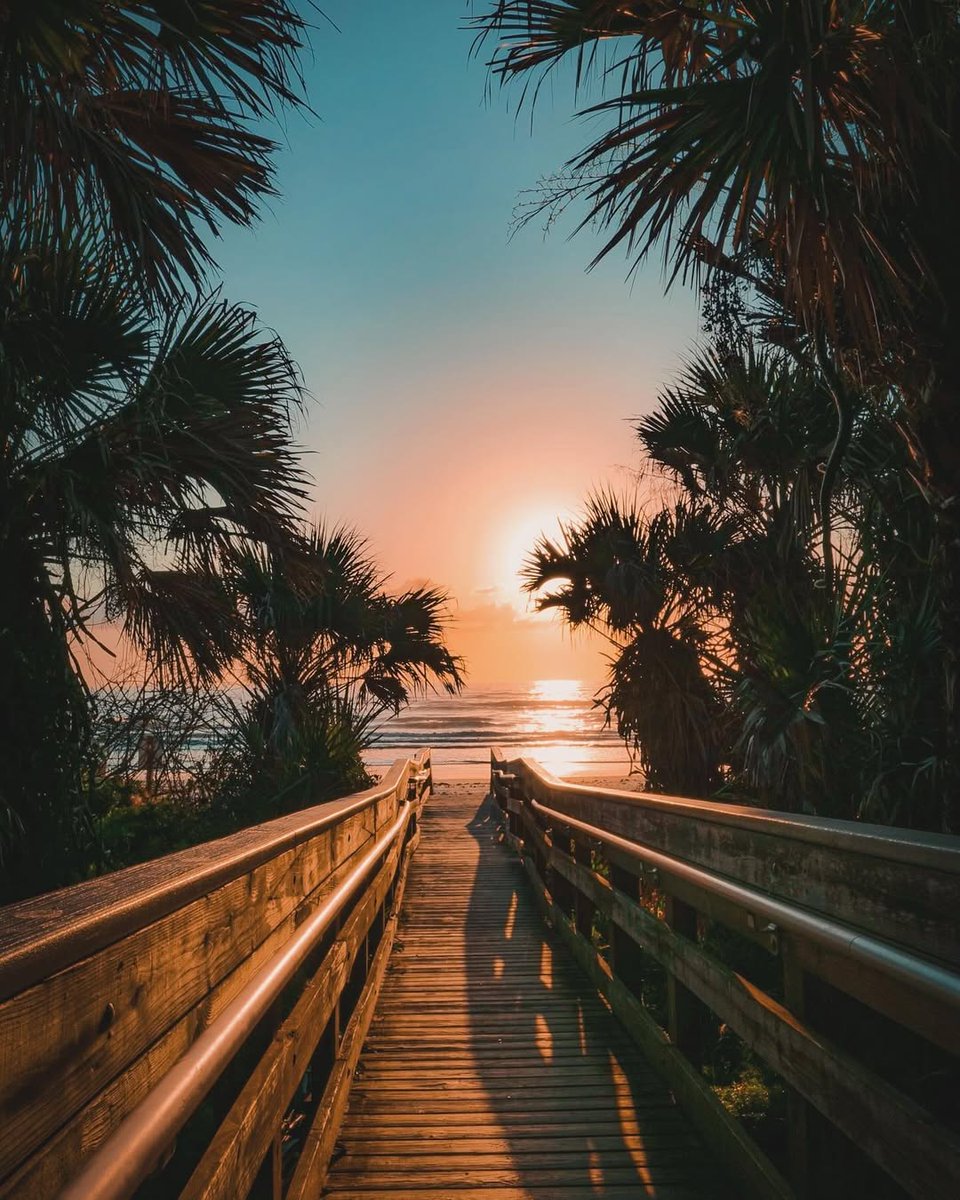 Start your day the New Smyrna Beach sunrise way. 🌅🧡

✈️ Fly nonstop for this view ➡️ flytodaytonabeach.com

📸: tb4hisglory, reshared by <a href="/NewSmyrnaBeach1/">New Smyrna Beach</a> 

#FlyDAB #HappyTravels #LoveNSB