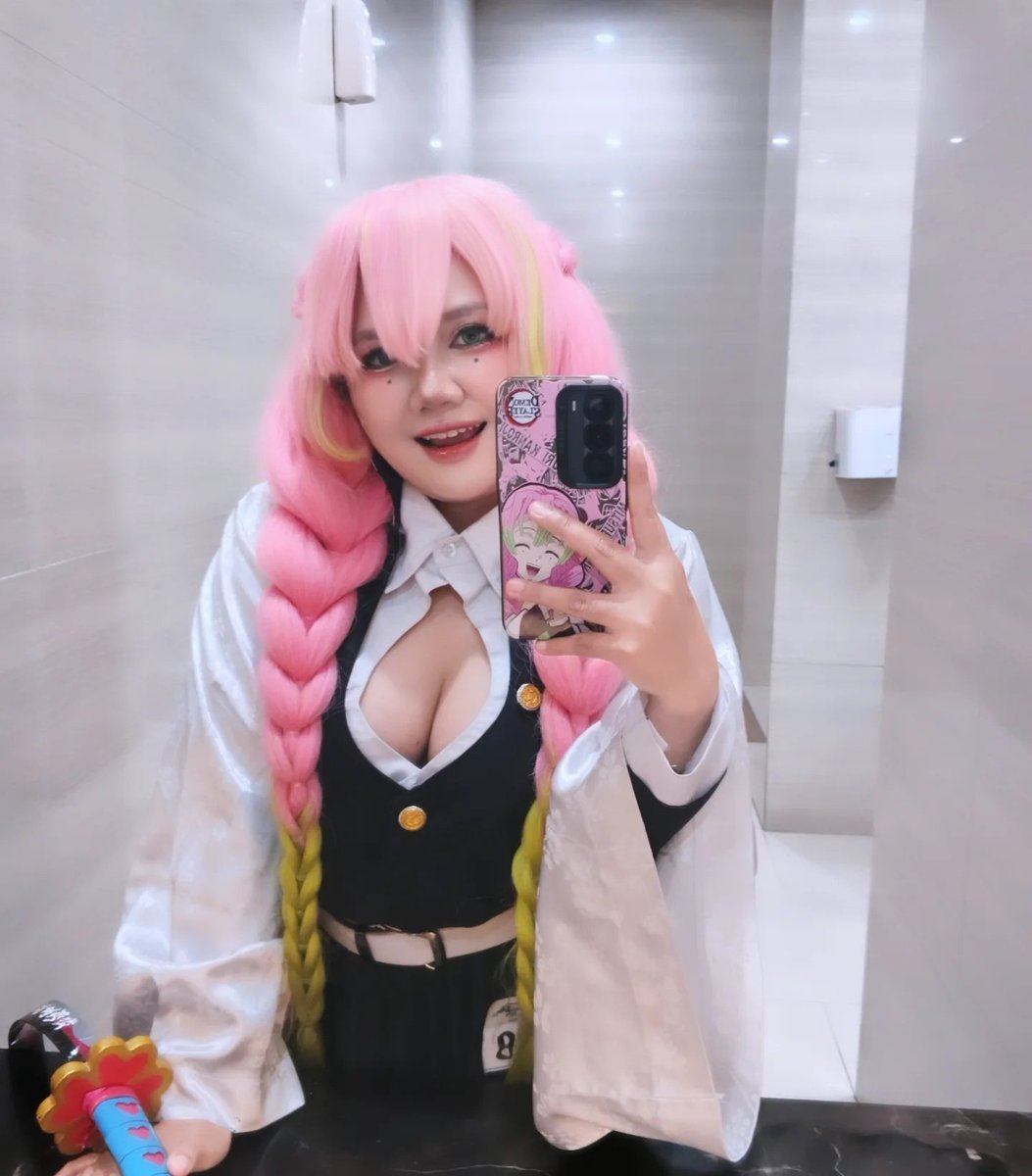 kabvramaru's tweet photo. date with kanroji mitsuri 😋☝🏻🩷
.
#demonslayer #kanrojimitsuri #lovehashira #indonesiacosplayer #mitsuricosplay #kny #kimetsunoyaiba #DemonSlayerKimetsuNoYaiba #DemonSlayerInfinityCastle https://t.co/PVhcJyt53I