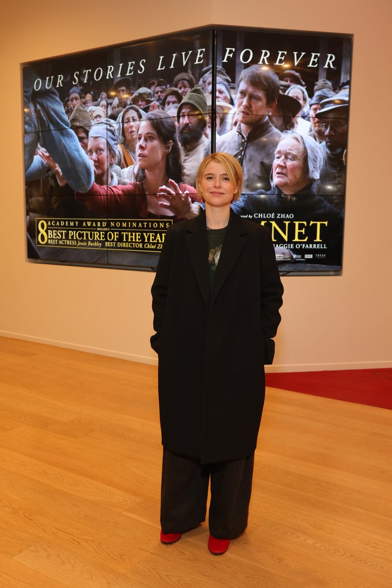 hamnetmovie's tweet image. Jessie Buckley at last night's HAMNET screening in LA moderated by @antoniablyth.