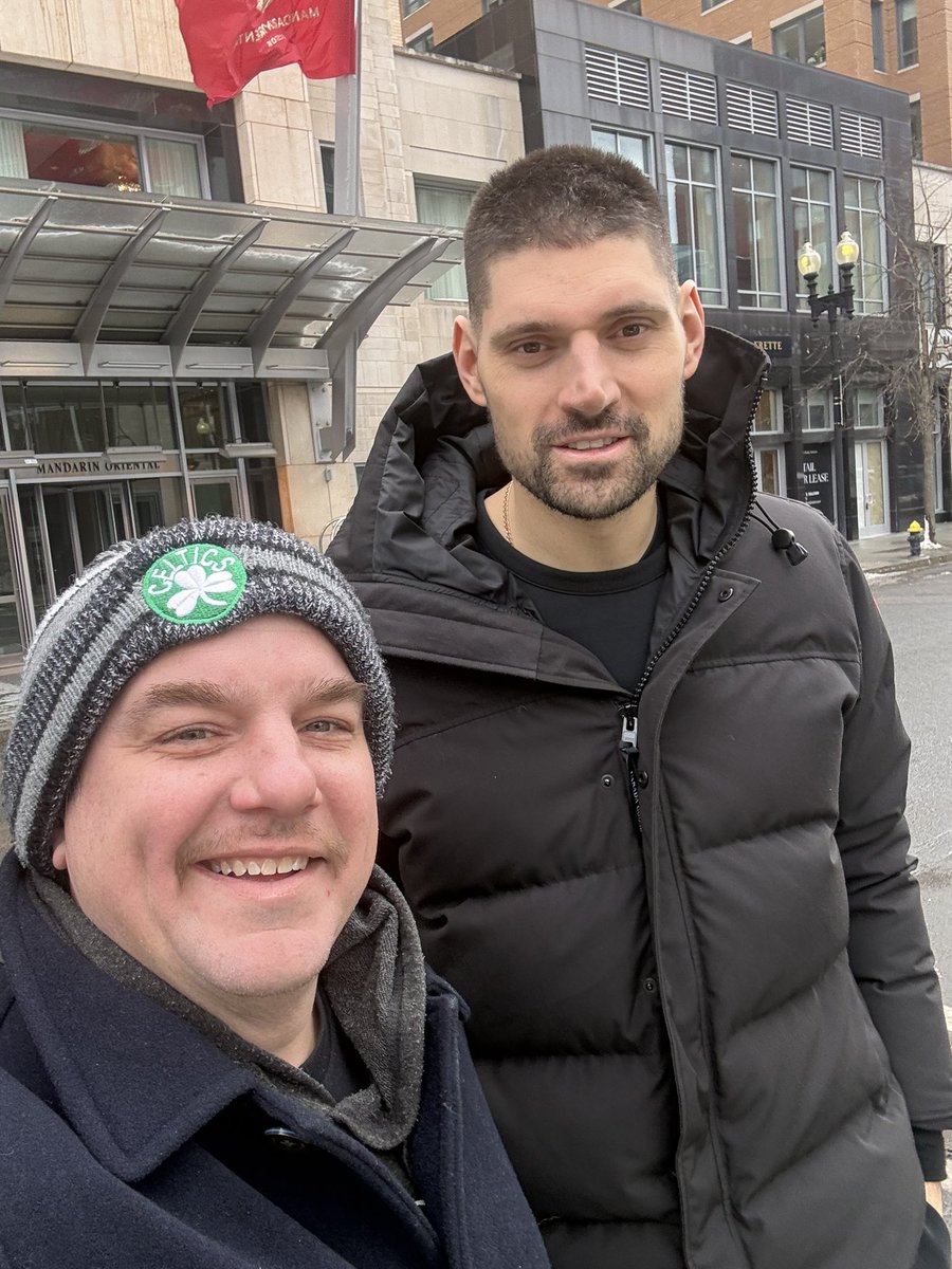 After being interviewed about the big <a href="/raisingcanes/">Raising Cane's</a> story on Boylston Street. I was happy to bump into <a href="/NikolaVucevic/">Nikola Vucevic</a> before his game tonight. #celtics <a href="/celtics/">Boston Celtics</a>