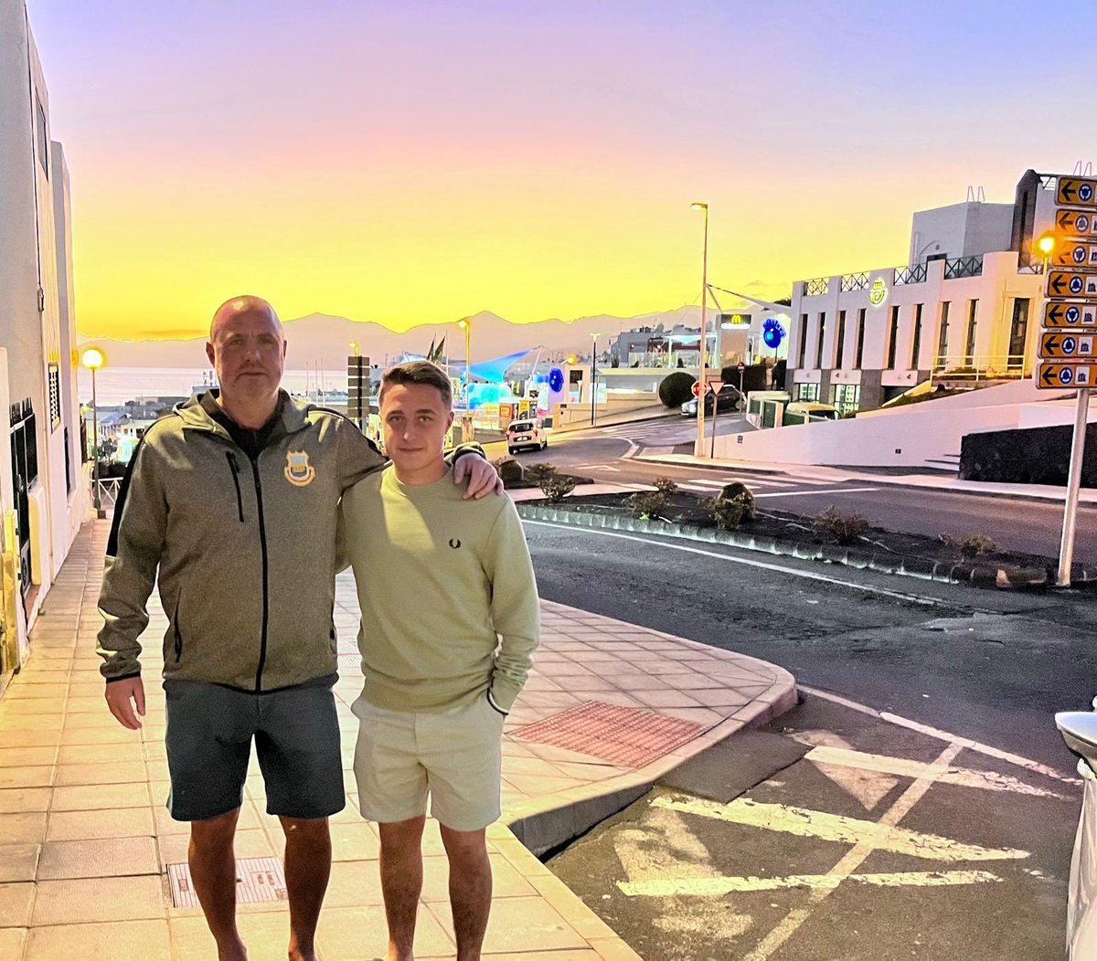 weatherjoee's tweet photo. The old man 🙌🏻 https://t.co/ETzgLIePRJ