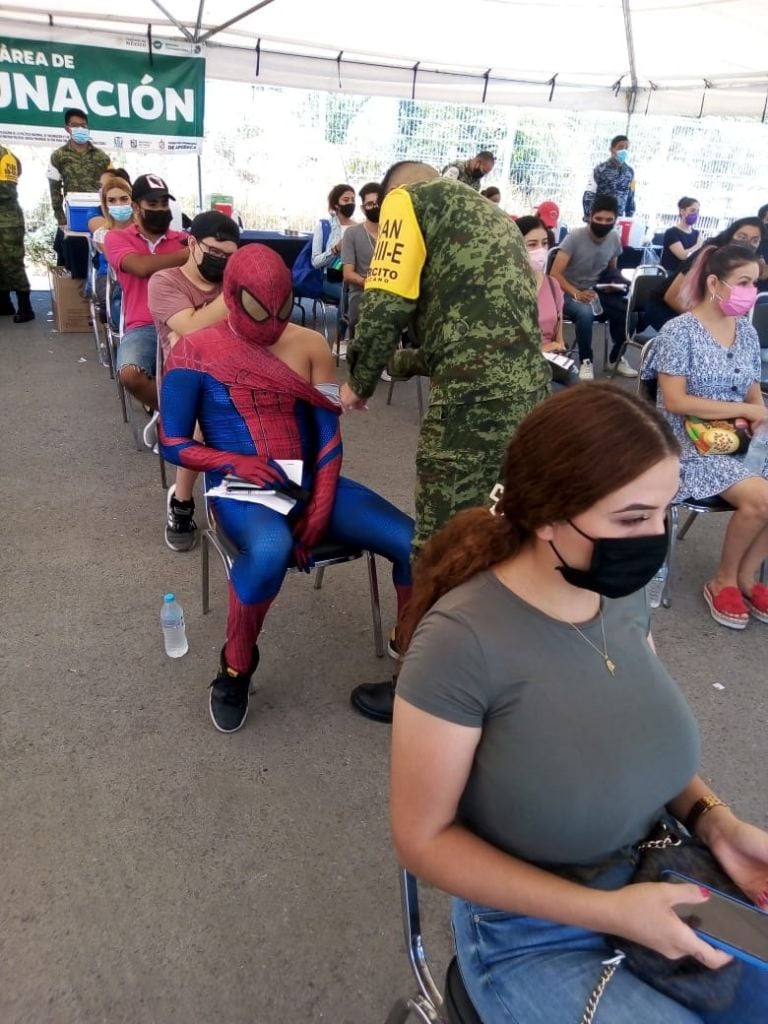 borrachito's tweet photo. Spider-Man ya se fue a poner la vacuna contra el sarampión, ¿tú ya te vacunaste?  💉 https://t.co/CRPkWyht5U