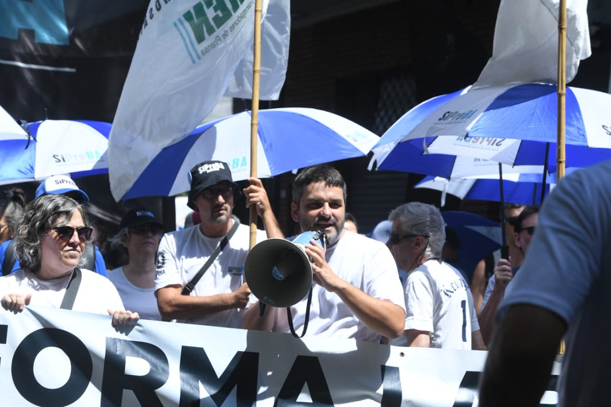 💥¡#NOALAREFORMALABORAL!

📢Movilizamos al Congreso por los derechos laborales de todos y todas, por la cultura y la comunicación por nuestro #EstatutoDelPeriodista.