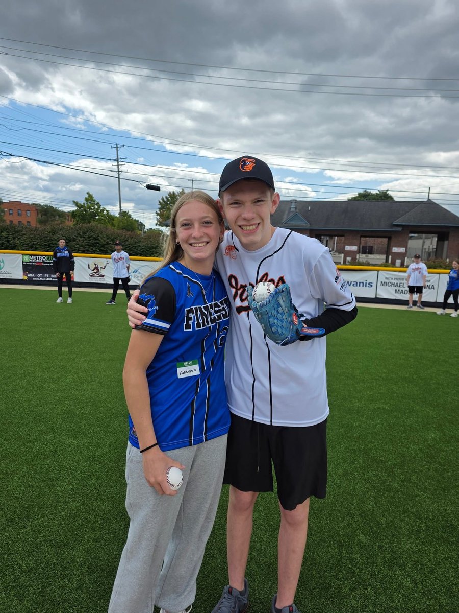 Finesse 15u Compete tweet media