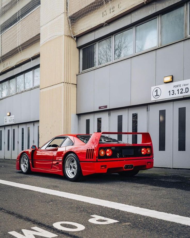 ItaliAuto's tweet photo. #WingWednesday  👉   F40 
📷  Alex Penfold https://t.co/ZnqipPcdjg