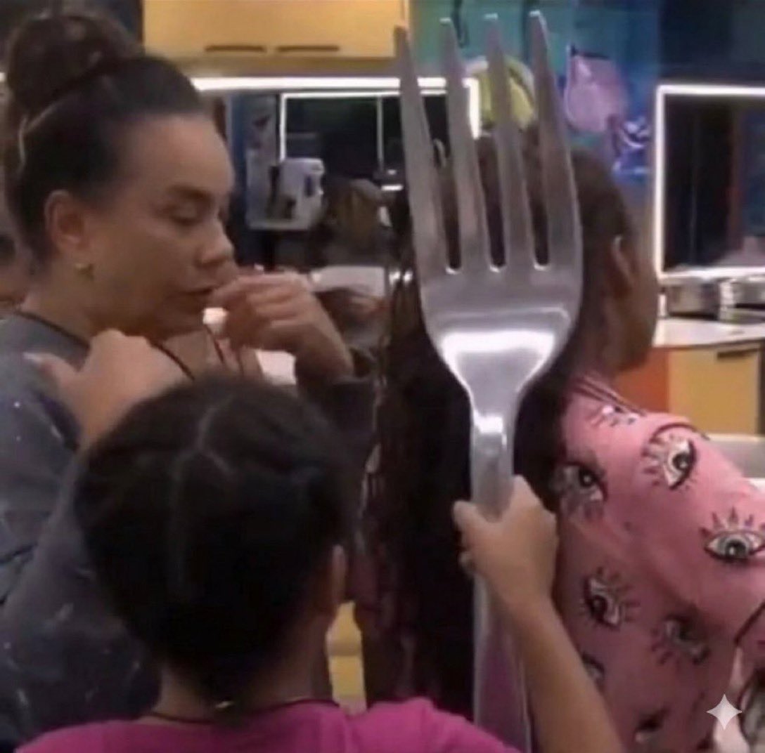 o pessoal querendo forçar uma expulsão na milena KKKKK #BBB26
