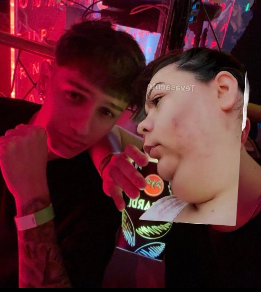 R A Y A N tweet media