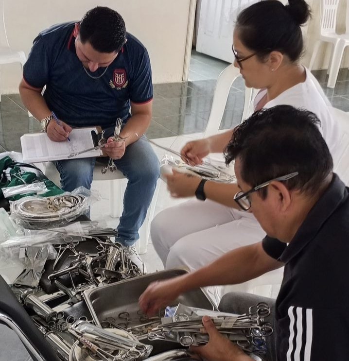 IESS_Loja's tweet photo. 🌿 La supervisión en territorio fortalece la gestión institucional en Zamora Chinchipe. 
🏥 Asegura servicios de salud de calidad para el campesino y su familia en cada dispensario del @IESS_SSC. 💚 https://t.co/beq3RRHFVT