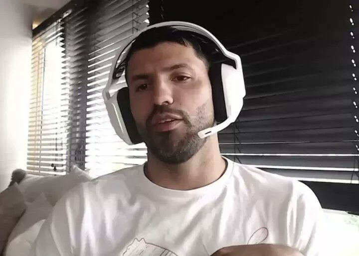 TheBallZoneX's tweet image. 🚨 Aguero on his bedroom picture with Messi:

"He was afraid to sleep alone so he called me in and then we didnt sleep all night."