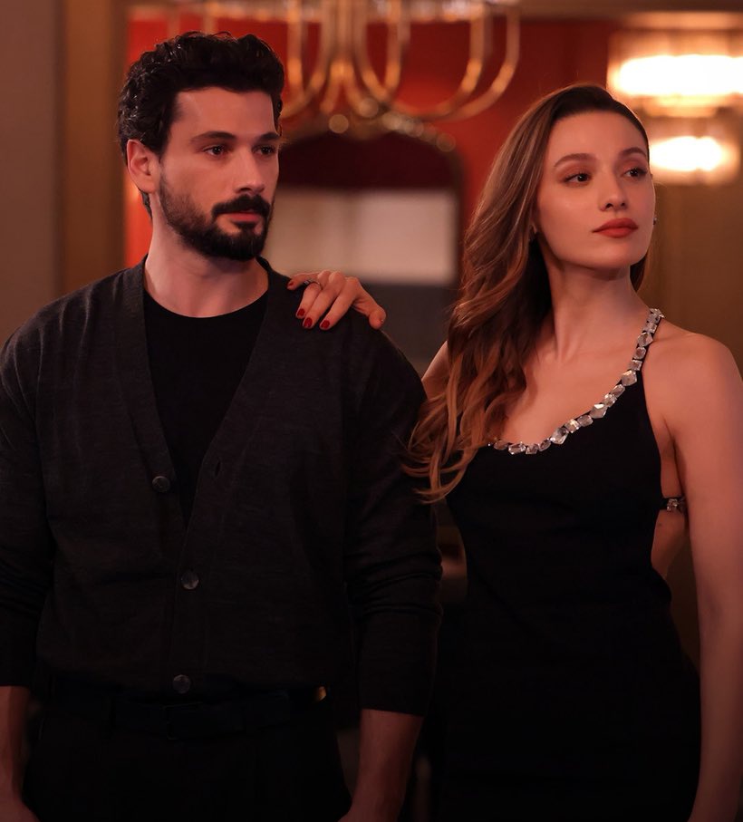 Kör olmayan herkes bunların daha  çok yakıştığını görür.