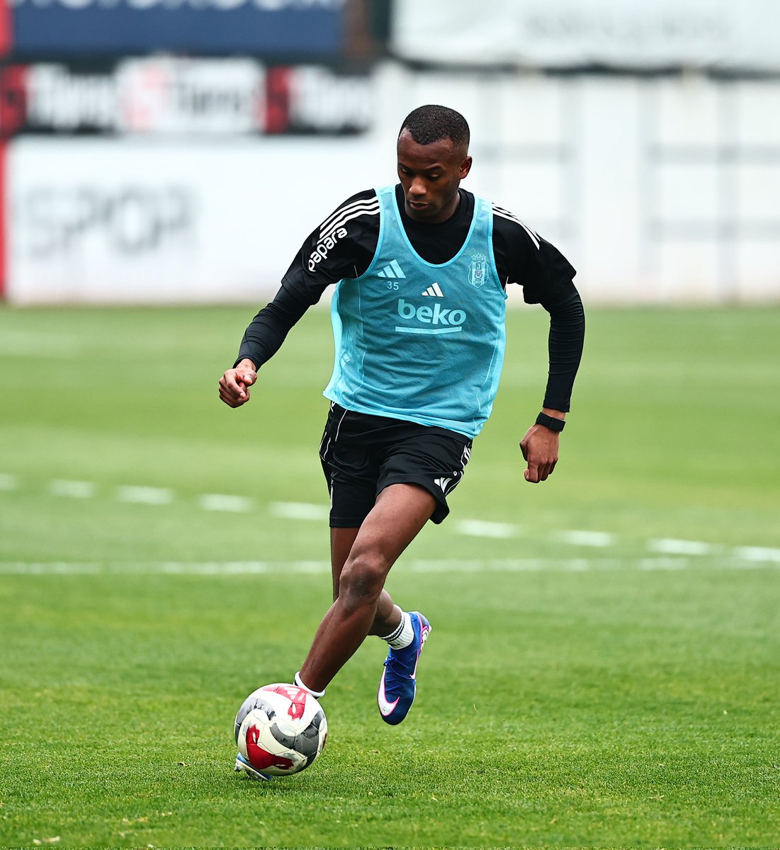 tiagodjalo_3's tweet photo. Another day, another experience.💪🏾🙏🏾 @Besiktas https://t.co/hRxKcEwYw1