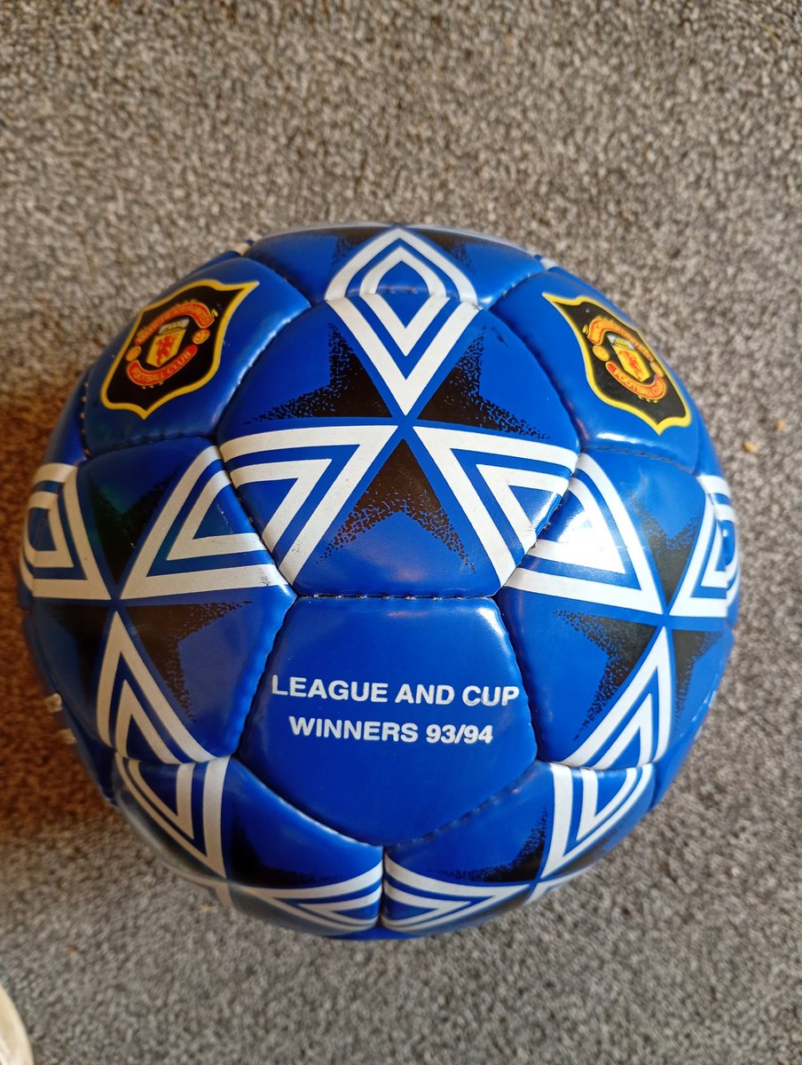 The Owd' man has just found this classic in his attic, Mufc league and Cup double season 93/94
Me and my dad went to the FA Cup v Chelsea at Wembley 🇾🇪
#mufc #Retro #manutd