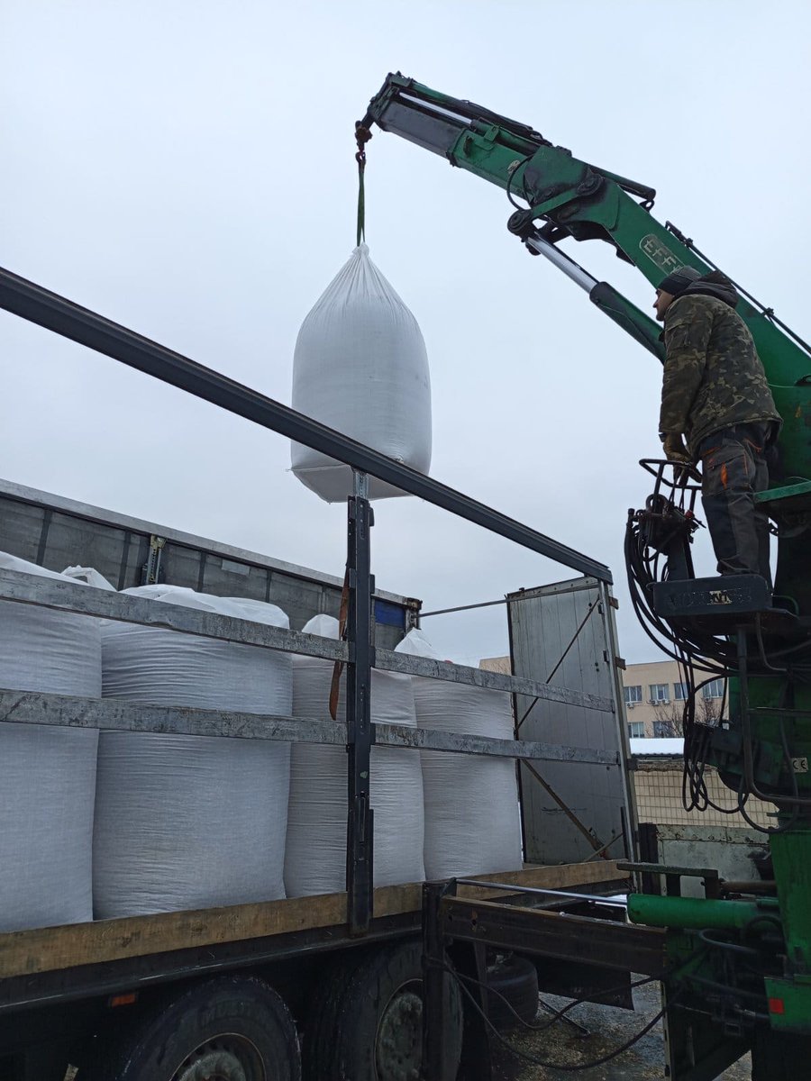 Warm news from cold Kyiv: fuel has arrived to Kyiv hospitals! 

Wonderful people have answered my call for help: Chef José Andrés <a href="/chefjoseandres/">Chef José Andrés 🕊️🥘🍳</a> and
Yuliya Stefanyuk <a href="/Y_Stefanyuk/">Yuliya 🇺🇦 Stefanyuk</a> from World Central Kitchen.

Thank you from the bottom of my heart.
They will provide 500 tons of