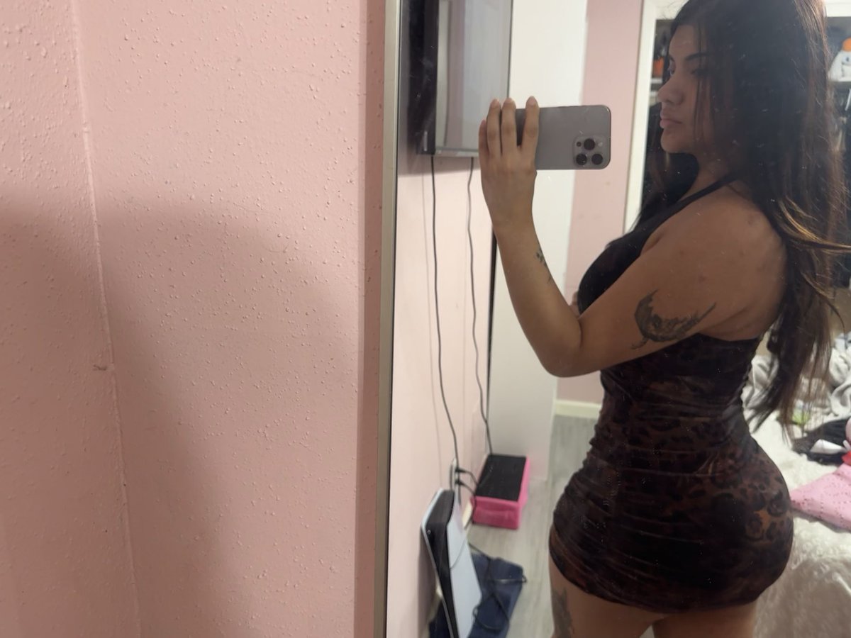 sluttacious's tweet image. Would you date a  #trans girl? 🏳️‍⚧️