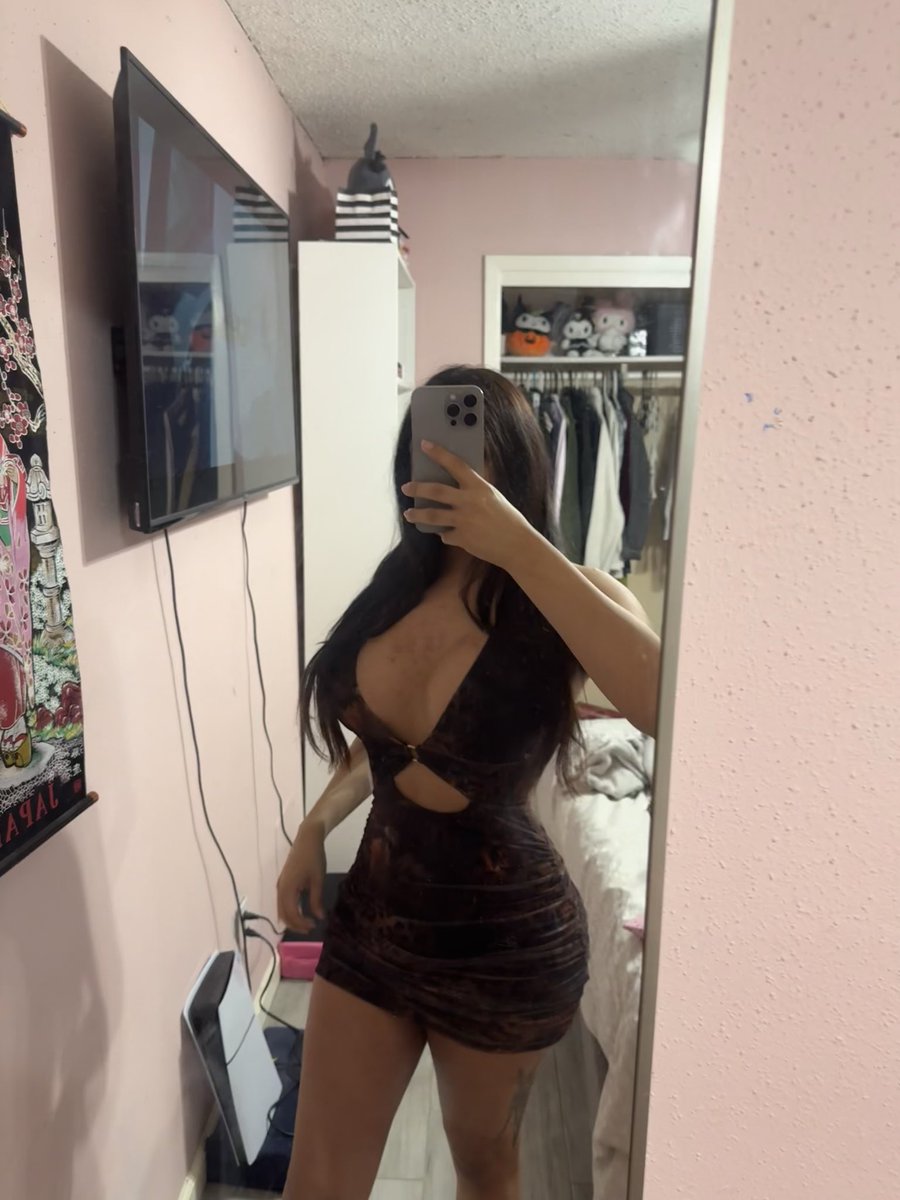 sluttacious's tweet image. Would you date a  #trans girl? 🏳️‍⚧️