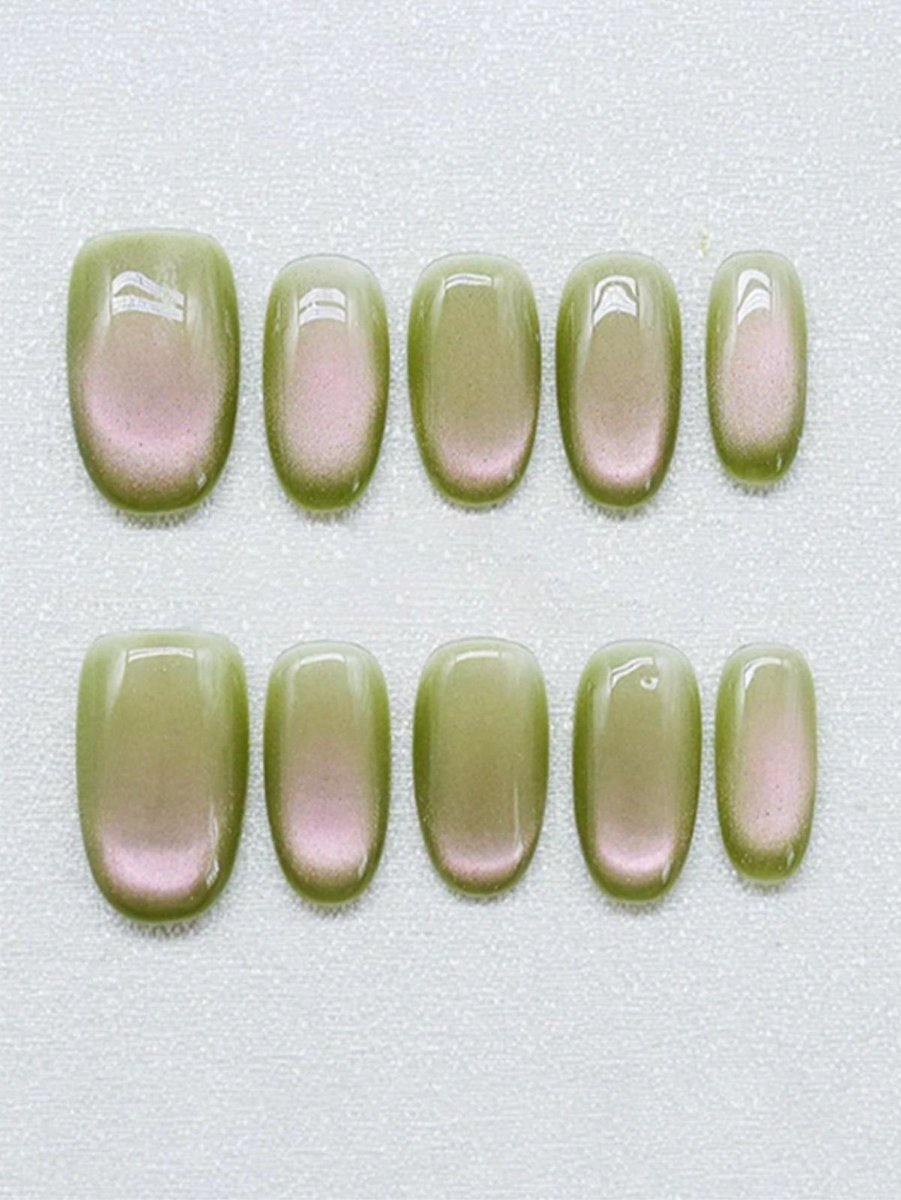 strawberry matcha nails 🍓🍵