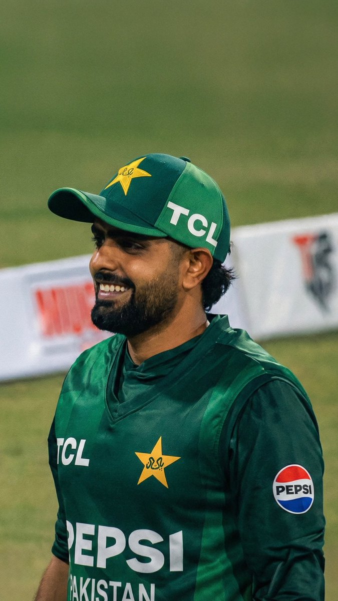 FREE HIM BHAEE 💔
HE DESERVES BETTER....!!
#BabarAzam𓃵