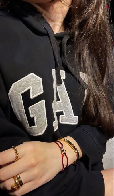 Drawnthem's tweet image. مكانـك القلـبّ
   وعيـوني ❣️