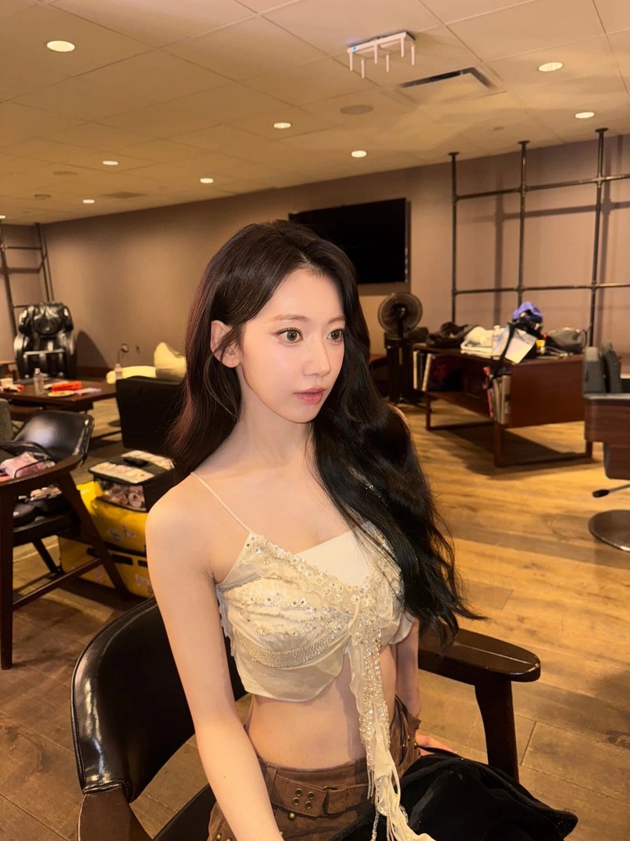 Sakura • 사쿠라 • 宮脇咲良 • サクラ 「250914」 📸 LE SSERAFIM • 르