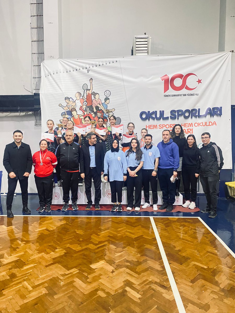 SehitKiz's tweet photo. 🏓 MASA TENİSİNDE TEKİRDAĞ İL İKİNCİSİYİZ! 🏆

Şehit Metin Arslan Kız Anadolu İmam Hatip Lisesi Ortaokul öğrencilerimiz, masa tenisinde göstermiş oldukları azim, disiplin ve mücadele ruhuyla Tekirdağ İl İkincisi olmuştur. https://t.co/5VySGkPsrC