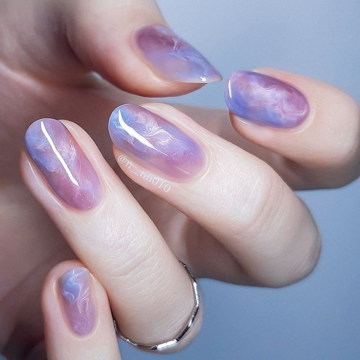 violettweets_'s tweet image. left or right?