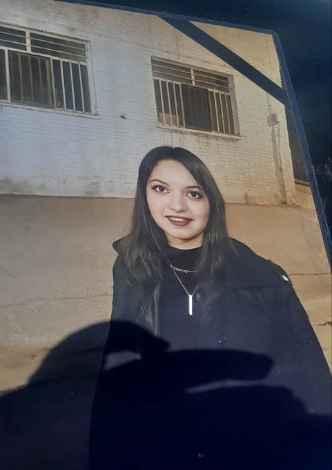 🌹🌹🌹
جاویدنامان شهرستان نجف آباد
شماره ۱۰
جاویدنام  « آیناز رحیمی حاجی آبادی» ۱۴ ساله از روستای حاجی آباد نجف آباد
#اصفهان #صدای_اصفهان