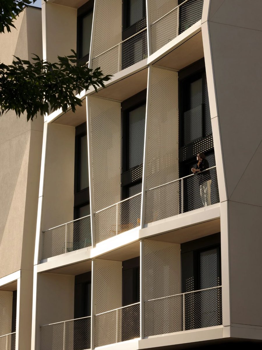 LEVER Architecture tweet media