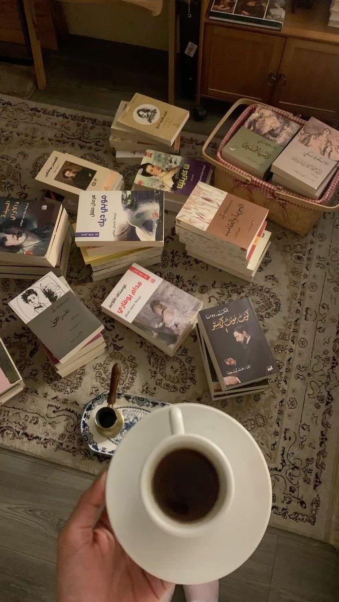 القراءة تُنضجك بهدوء لا يُلاحظ.