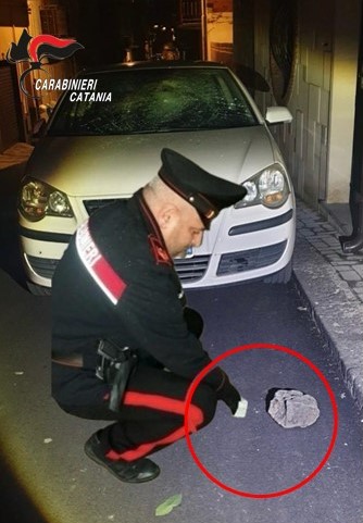 Biancavilla: danneggia auto in strada e aggredisce i militari, arrestato un 37enne
videostar.tv/biancavilla-da…