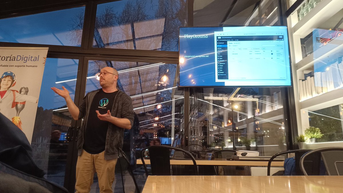 diegojzayas's tweet photo. Hacía tiempo que no me pasaba por la #meetup de @WPVillalba. Y qué mejor momento para reengancharme que con la charla de Álvaro Gómez @MrFoxTalbot sobre cosas que hay que saber, sí o sí, de ##WordPress en 2026.

#WPVillalba https://t.co/PkjR1KTzBV
