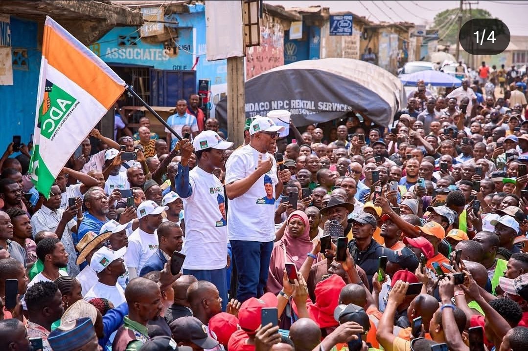 Some leaders rent crowds. Others inspire them. That's the difference.

Peter Obi inspires crowd. That's why they don't need to be paid to gather.