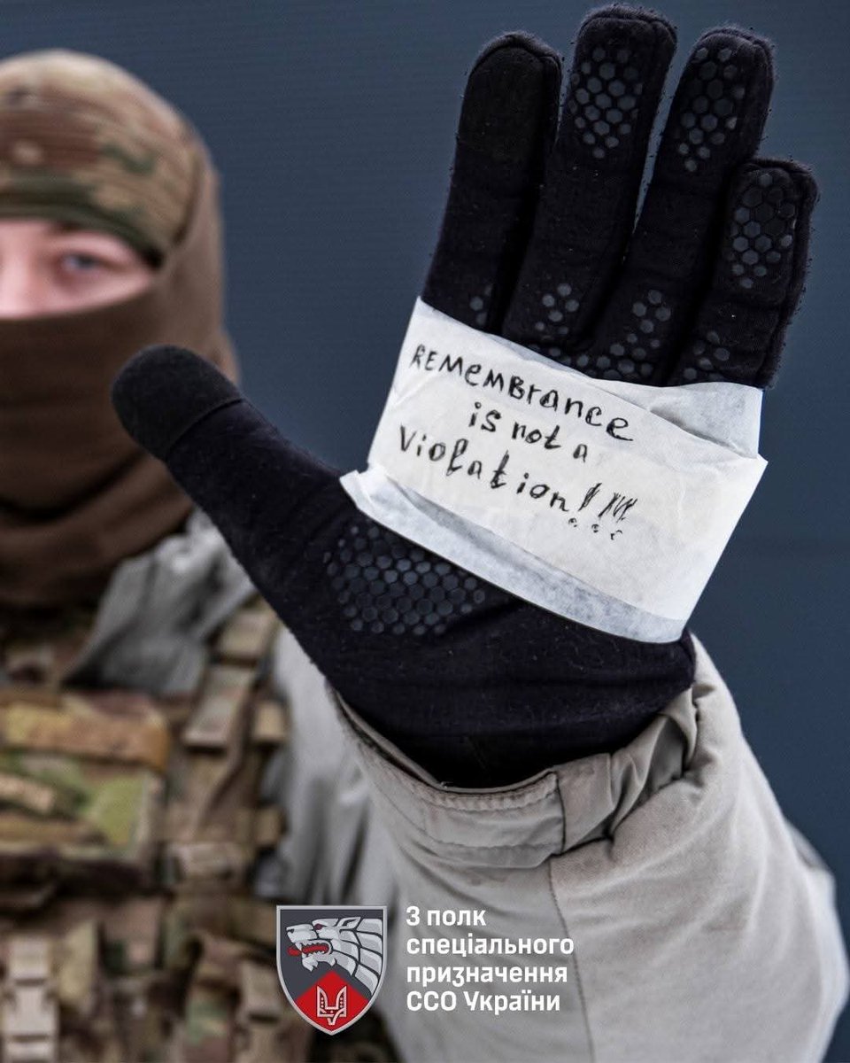 Ukrainian soldiers stand with Olympic athletes who refuse to let the world forget those killed by Russia.

#RemembranceIsNotAViolation

📷:General Staff of the Armed Forces of Ukraine