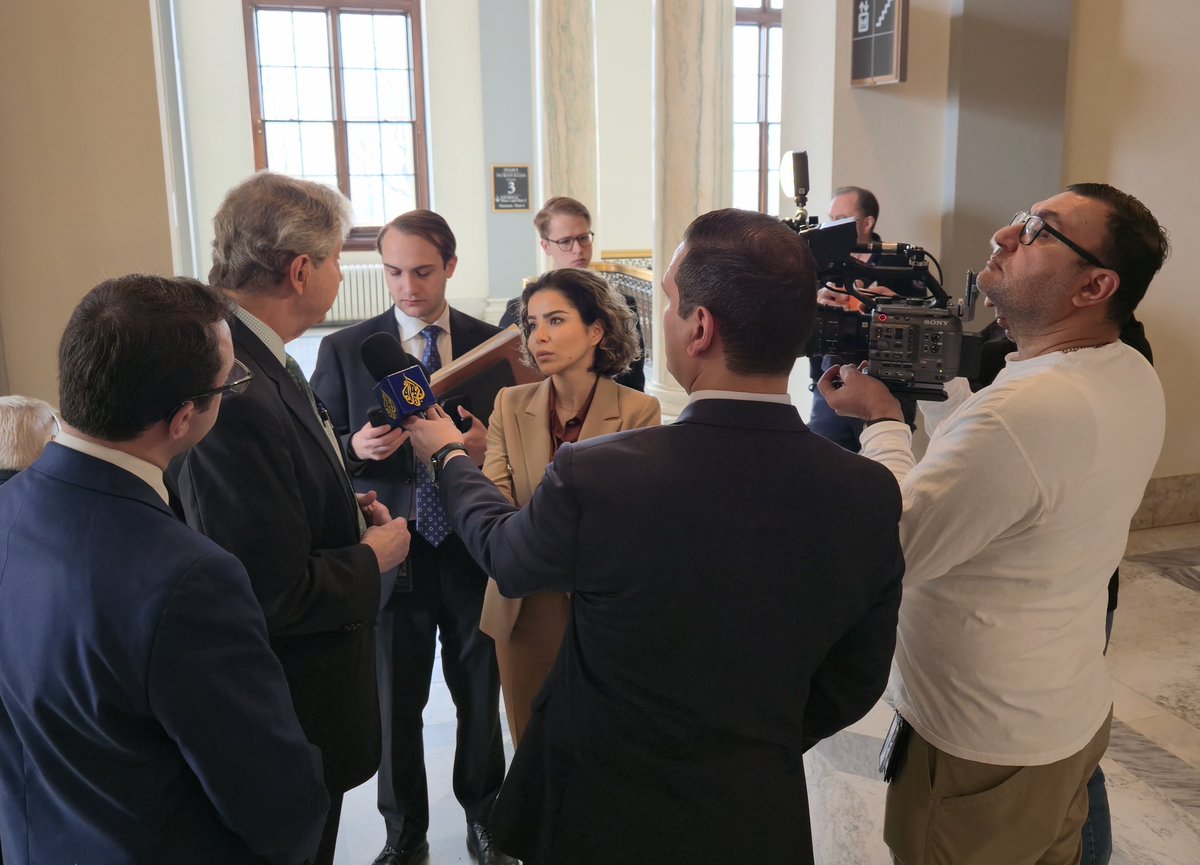 سناتور کندی در پاسخ به من: 

دیروز با ترامپ جلسه داشتم؛ ترامپ به قولی که مردم ایران داده عمل خواهد کرد. ما در حال شنیدن ارزیابی موساد هستیم 

<a href="/SenJohnKennedy/">John Kennedy</a>