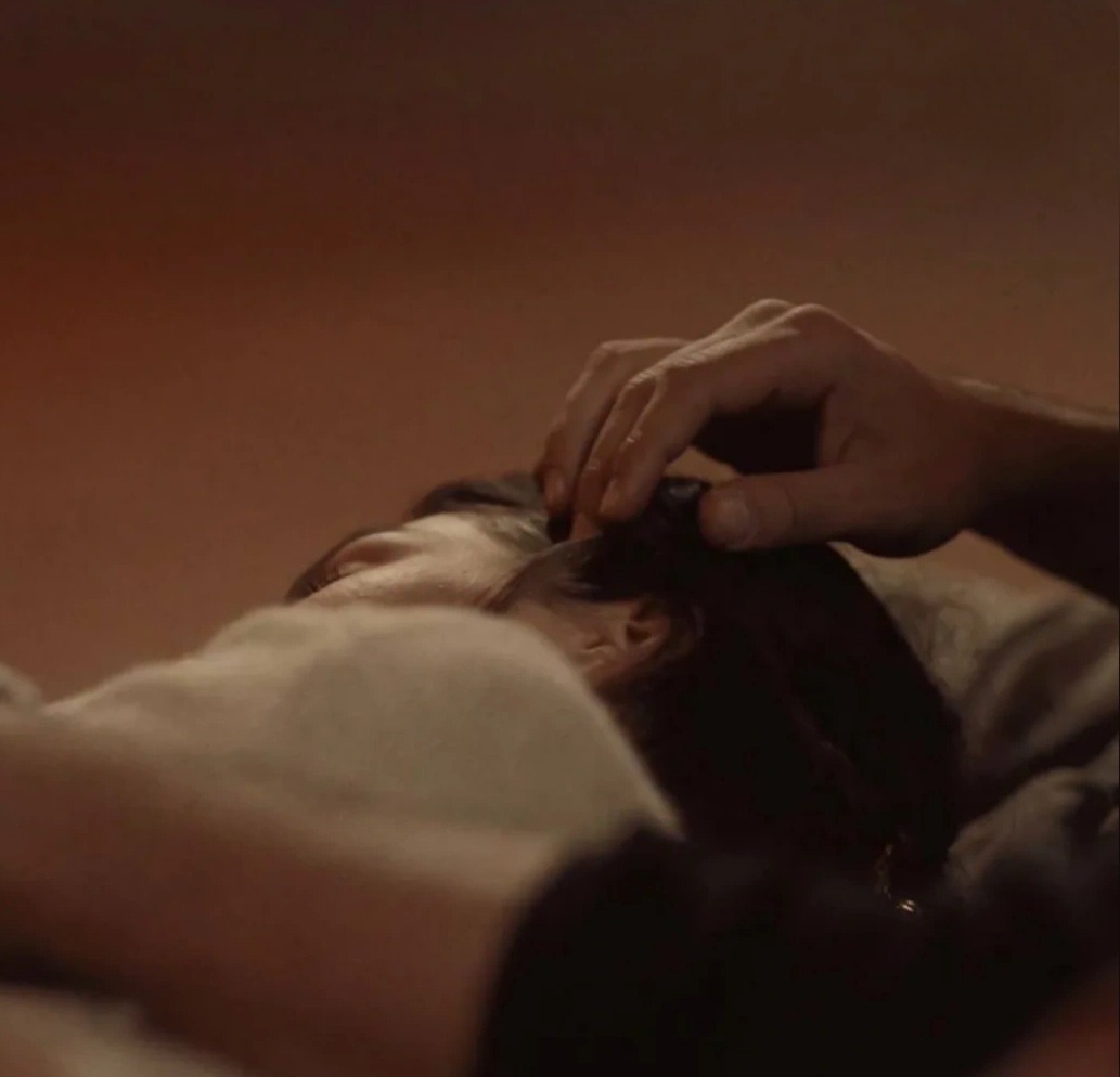 "merhamet aşktan üstündür."