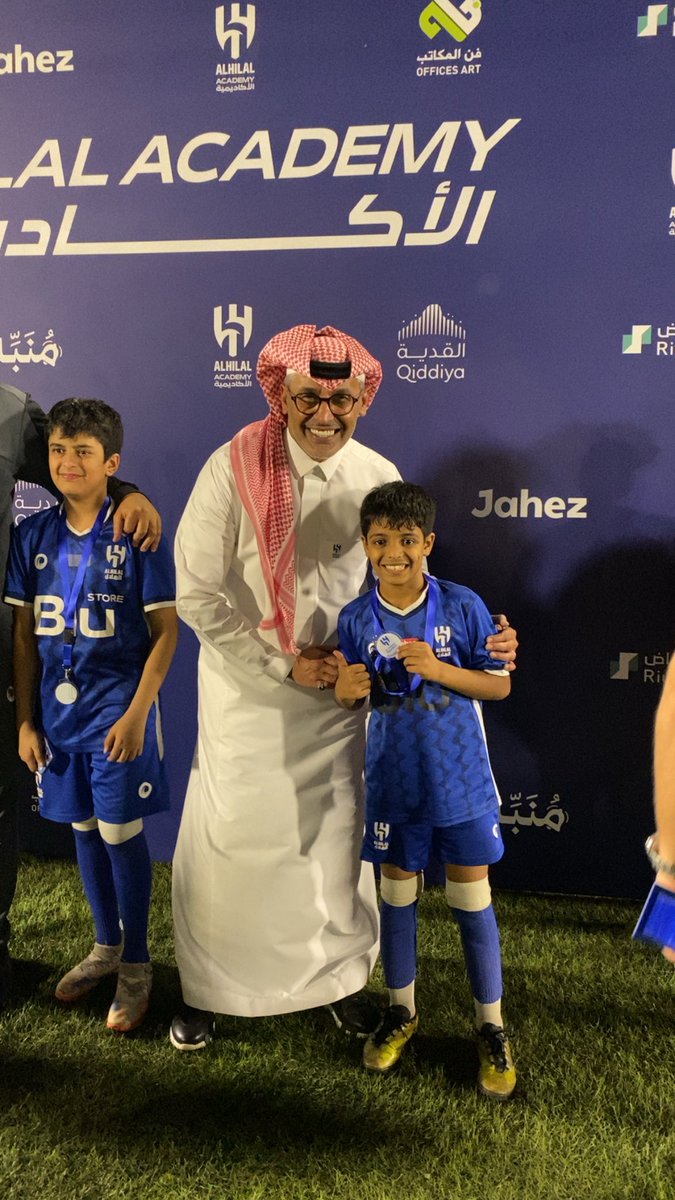 _fays881's tweet photo. يوم جديد  أبني امير مع اكاديمية الهلال
وتحقيق اول لقب له واتمنى من الله ان اشوفك تخدم نادي الهلال والمنتخب السعودي يارب 🤲🏻 
💙🤍💙🤍💙🤍
#اكاديمة_الهلال https://t.co/IIHukKQ6YR