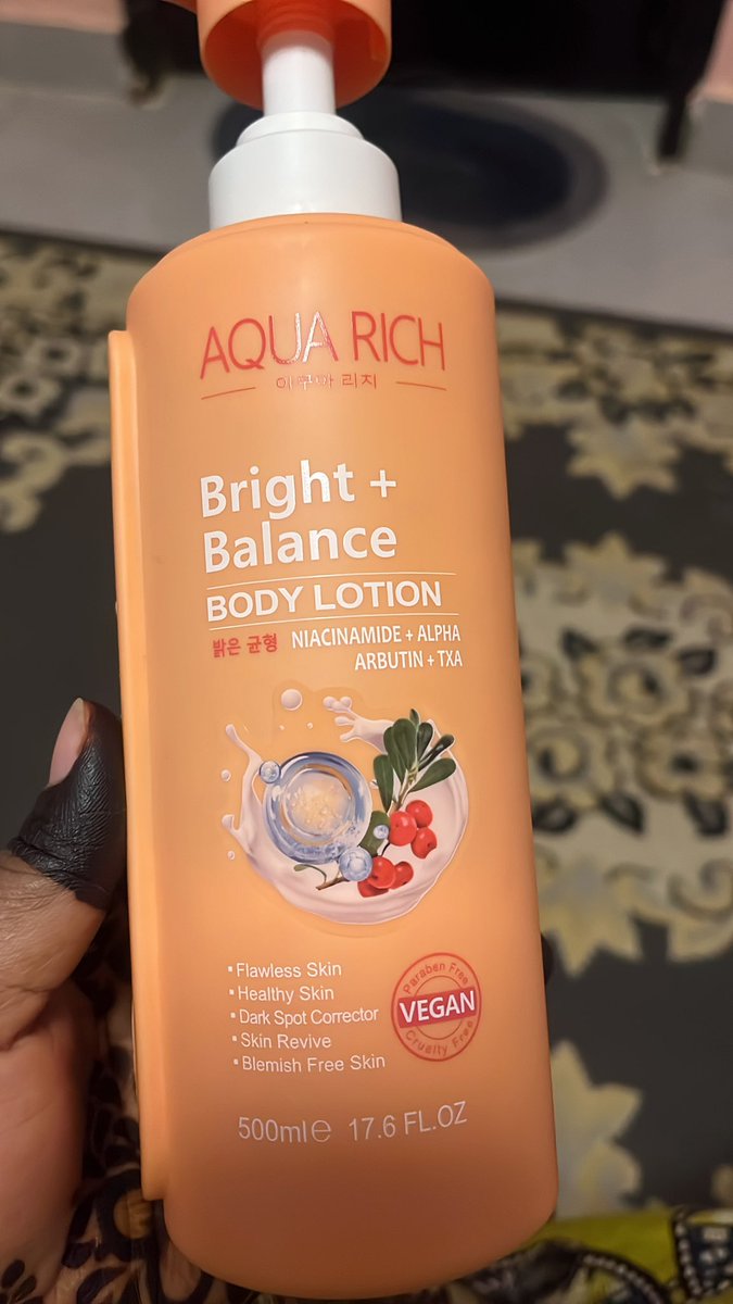 Garbazahrau1's tweet photo. A picture of you holding your body cream,lotion or anything 😍

Don’t air please 🙏🏽🥰💫 https://t.co/I8wFnAtfou