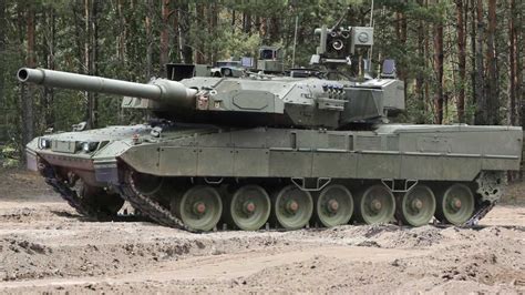 ChaireStrategie's tweet image. Côté allemand, plusieurs signaux interrogent la trajectoire : soutien renforcé aux évolutions du #Leopard2 et annonces autour de nouveaux concepts de char national. De quoi nourrir les doutes sur la dynamique strictement bilatérale du #MGCS. #Allemagne #Blindés