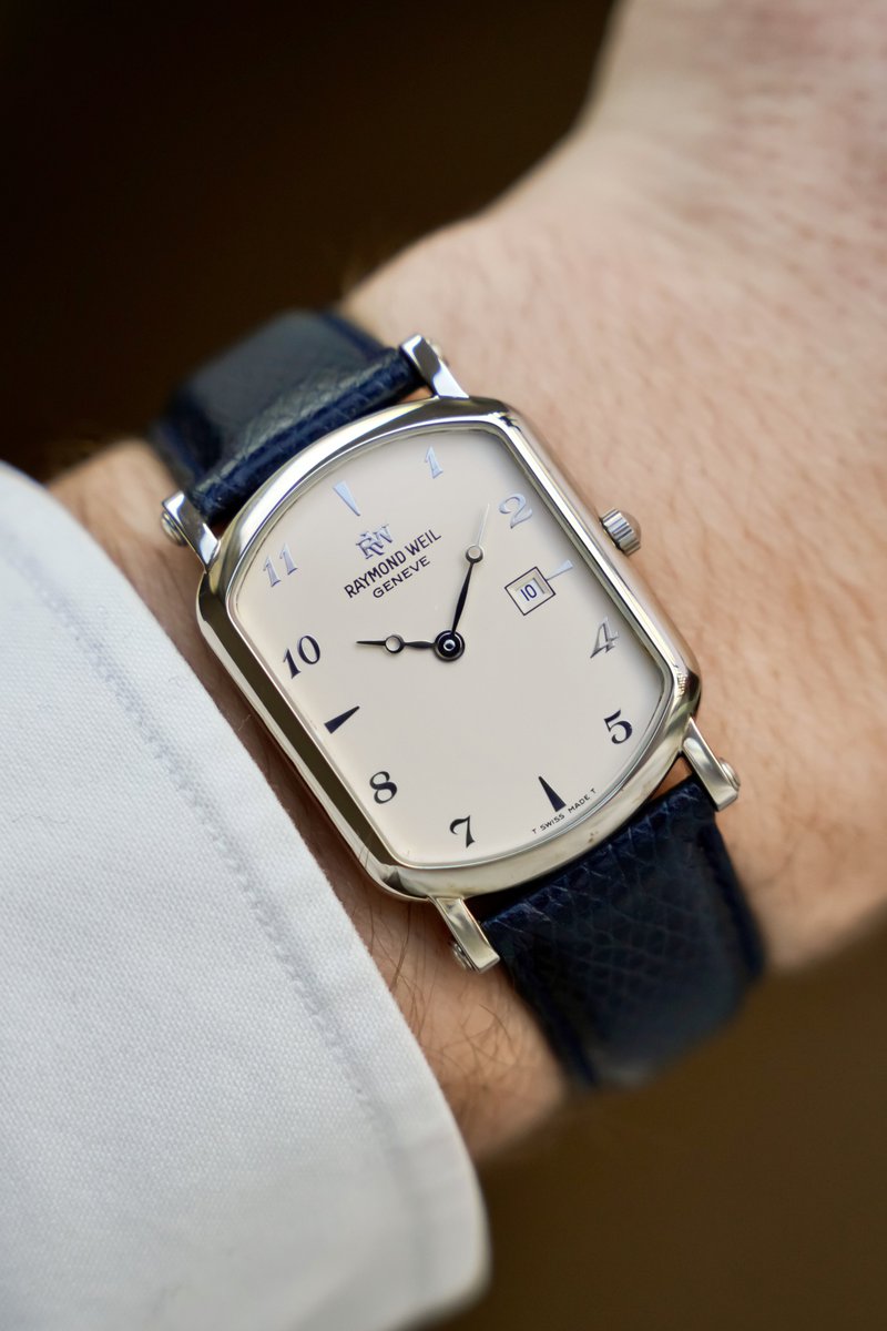 🚩Nouveauté disponible en boutique : 

• Raymond Weil Ellipse

Rendez-vous sur seconde-vintage.com pour la découvrir