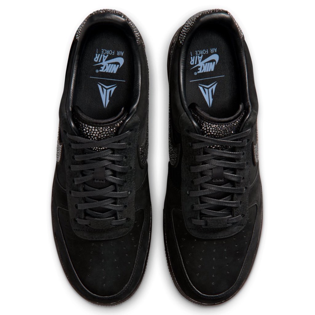 SNKR_TWITR tweet media