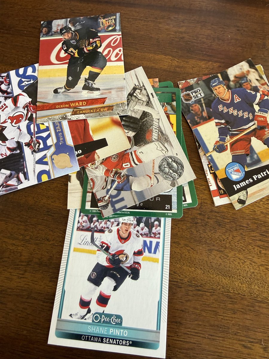 UND Hockey Cards tweet media