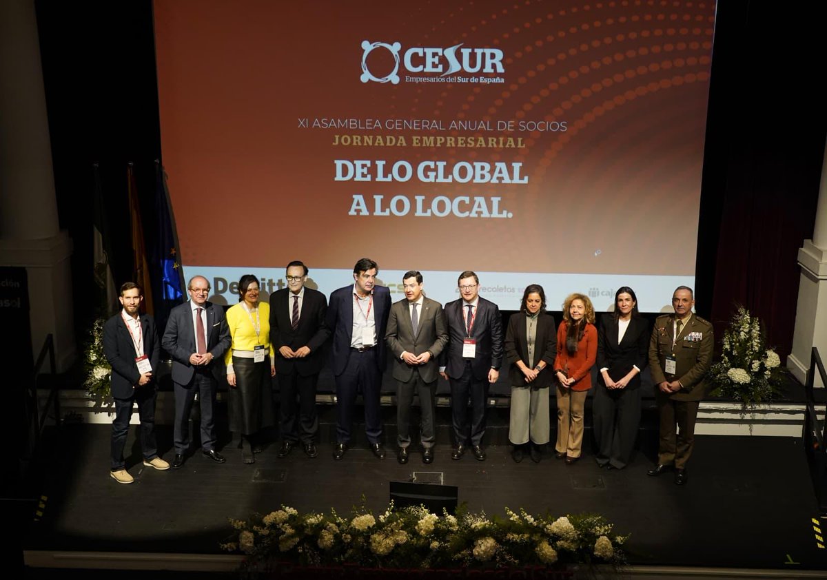CesurEdelSur's tweet photo. Con motivo de nuestra XI Asamblea General de Socios, hemos celebramos en la Fundación Cajasol la jornada empresarial “De lo global a lo local”, que pone de manifiesto el peso estratégico del sur de España en sectores clave.

Más información: https://t.co/b6UM2boJrJ https://t.co/f6WvKJxCgX
