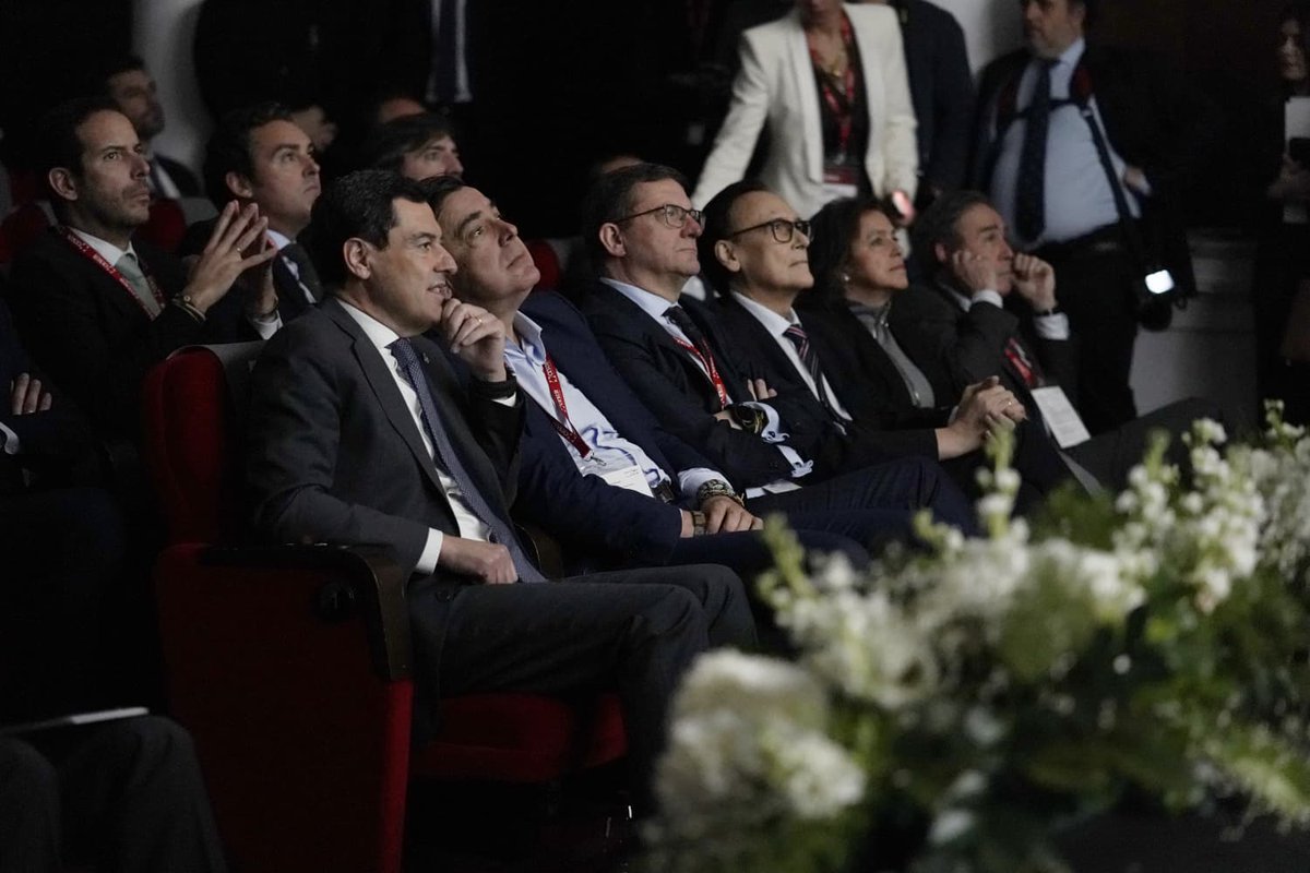 Con motivo de nuestra XI Asamblea General de Socios, hemos celebramos en la Fundación Cajasol la jornada empresarial “De lo global a lo local”, que pone de manifiesto el peso estratégico del sur de España en sectores clave.

Más información: cesur.org.es/jornada-empres…